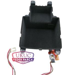 8K0864981D 4PK ORTA KONSOL RAF GÖZÜ