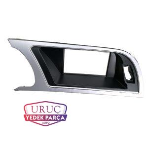 8T1857186S 4T4 EKRAN ÇERÇEVESİ