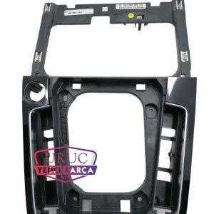 3G1864263 YI2 ORTA KONSOL VİTES ÇERÇEVESİ