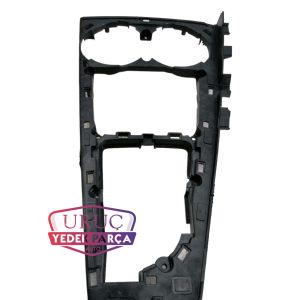 8W1864261H ORTA KONSOL PANELİ