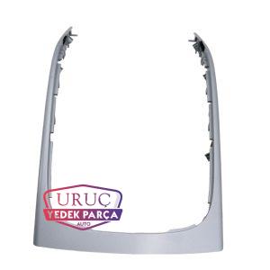 8K0863305 TU4 ORTA KONSOL DEKOR ÇERÇEVE