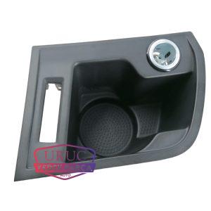 7L1857311 82V ÖN GÖĞÜS BARDAK TUTUCU