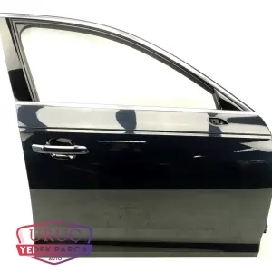 8W0831052D ORJİNAL SAĞ ÖN KAPI AUDİ A4 RS4 2016 2025